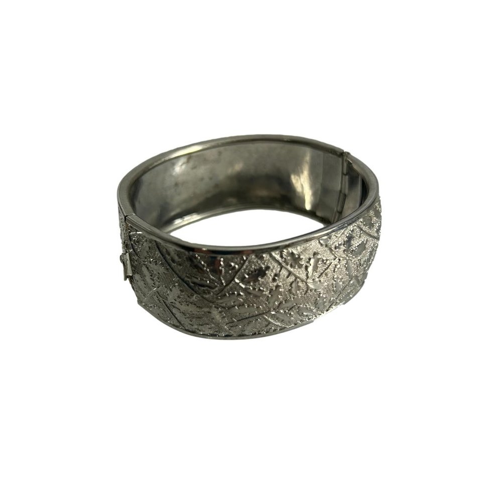 Silver Tone Etched Bracelet Clamper Hinge Style Leaves 2.5" Diameter 1" Wide